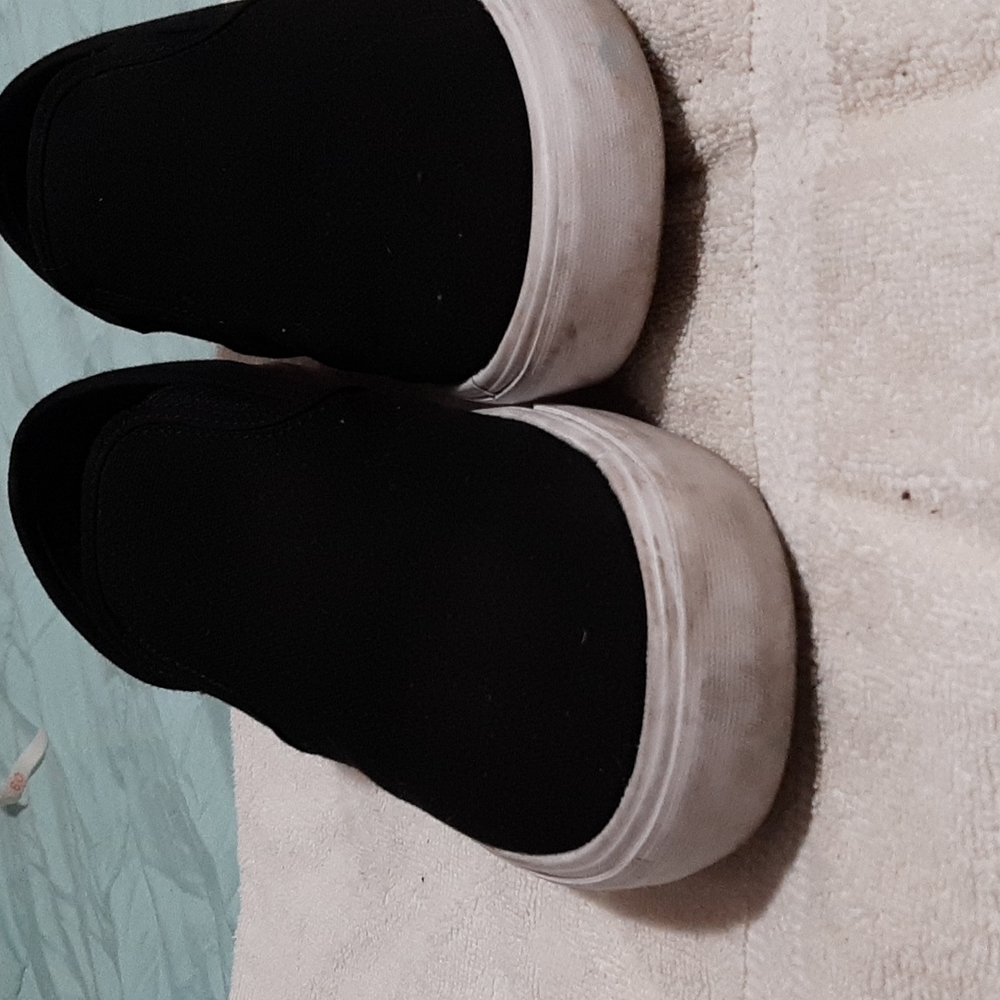 Shoes - Picture 2 of 3